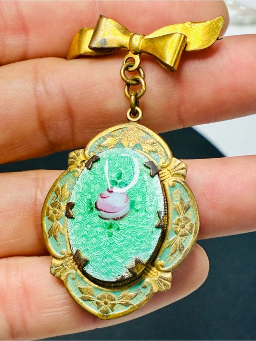 30s Guilloché Gold-Tone Bow Drop Photo Locket Brooch with Green Enamel Center